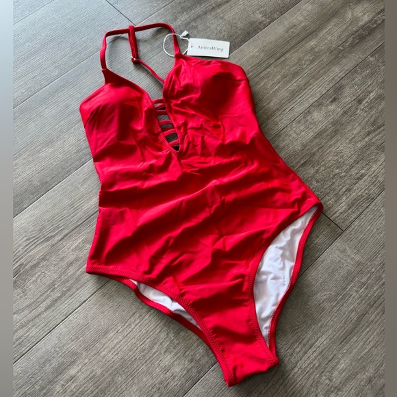 LAST PRICE🍒🤍 AMICABLING one piece swimming ♥️ - Picture 1 of 9